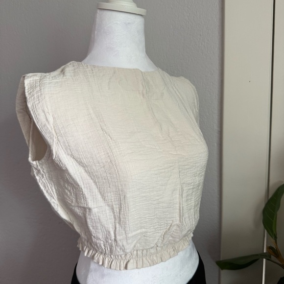 A New Day Cream Smocked Crop Blouse Sleeveless - Picture 6 of 8